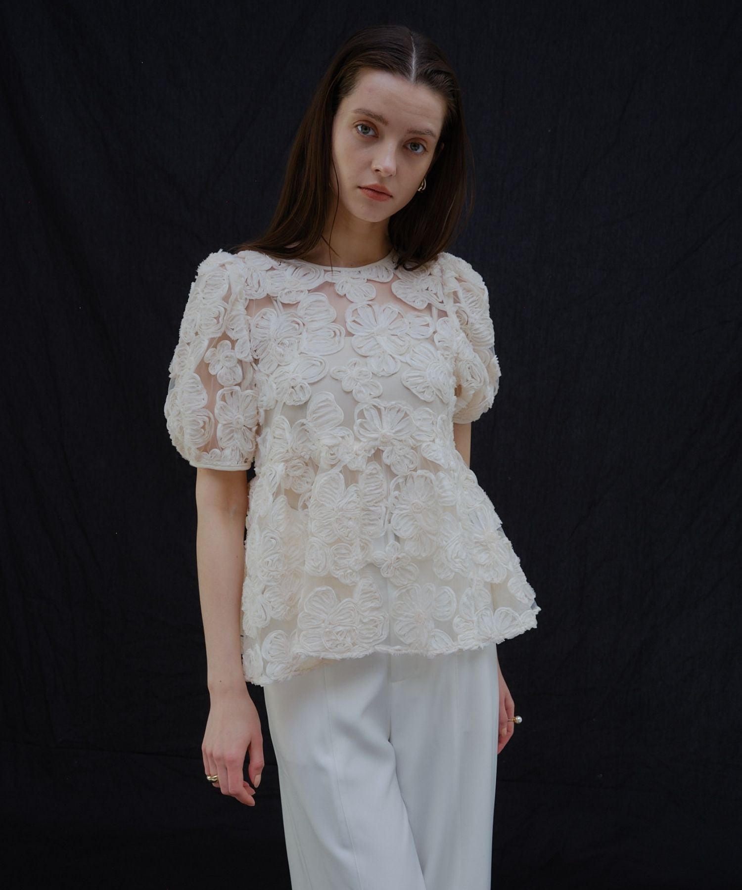 Flower embroidery blouse