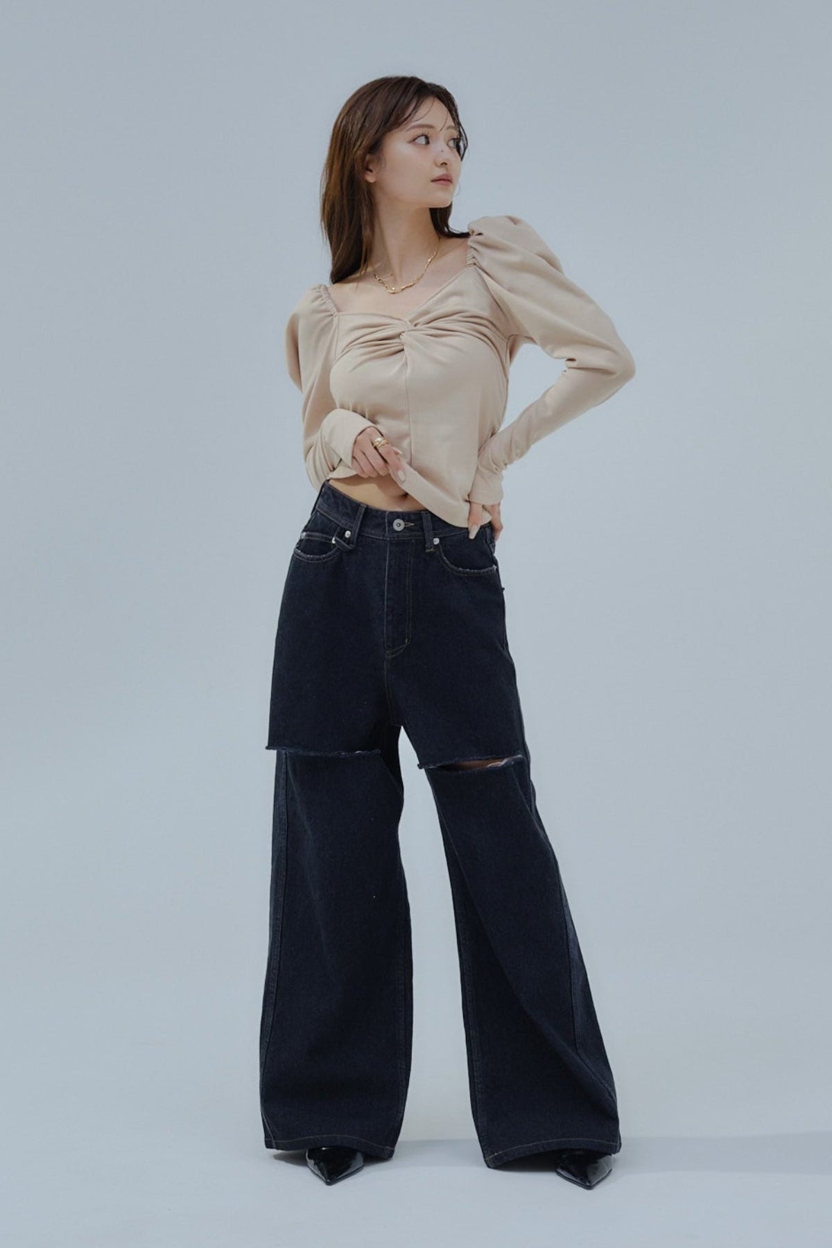 Cut out straight denim