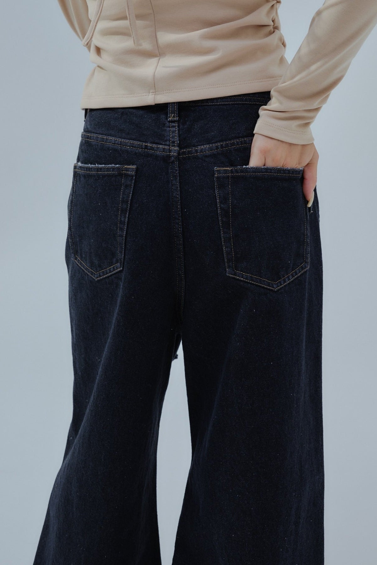 Cut out straight denim