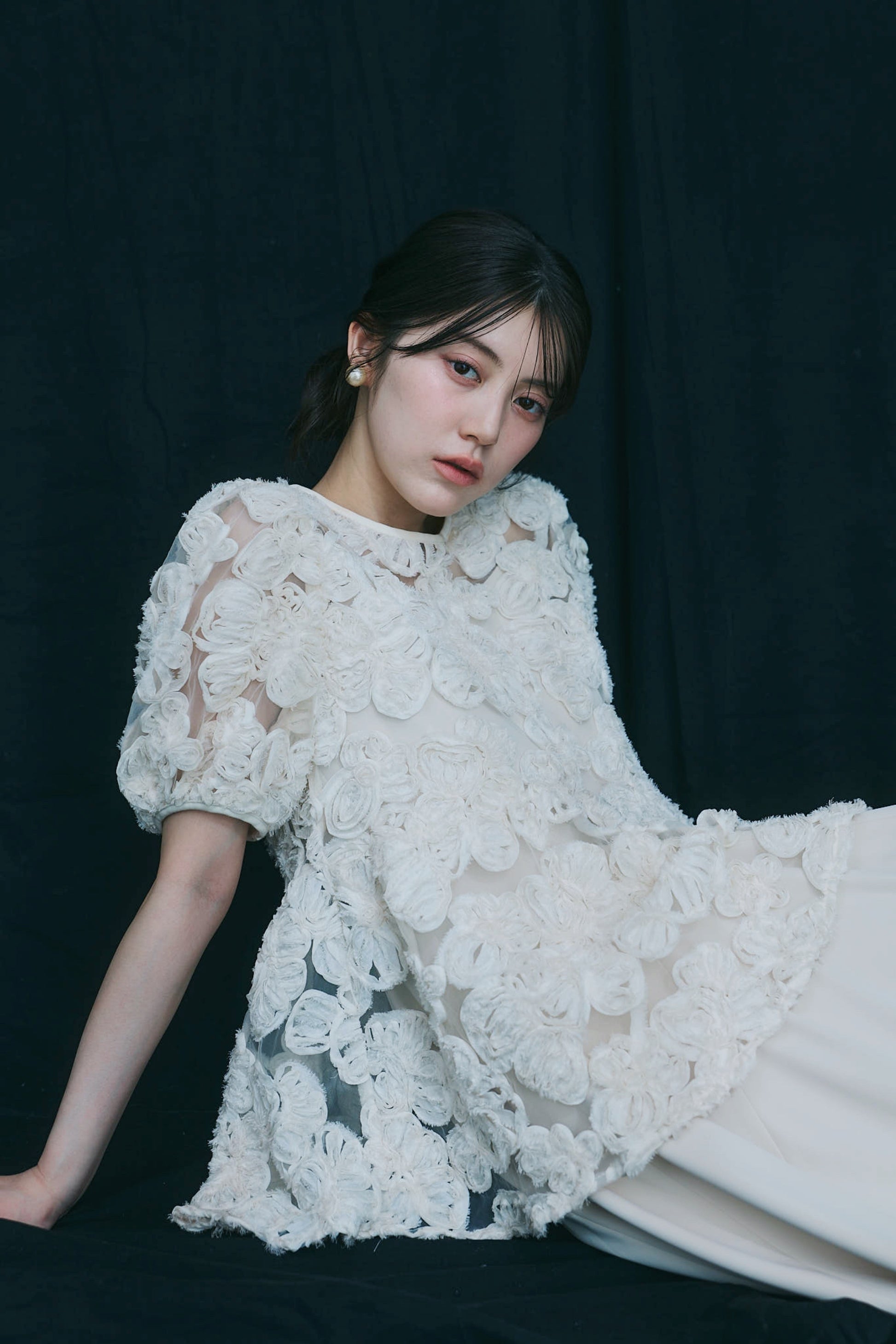 フラワーエンブロイダリーブラウス