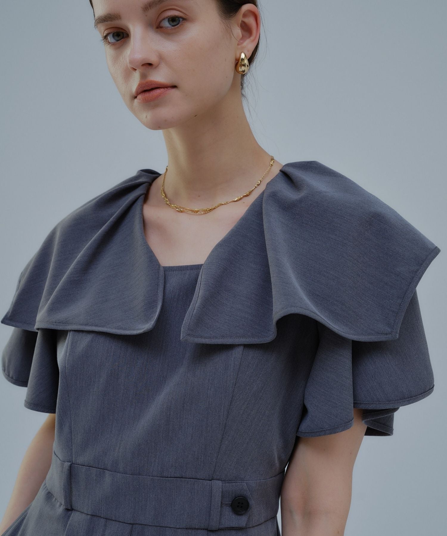 Frill collar all-in-one