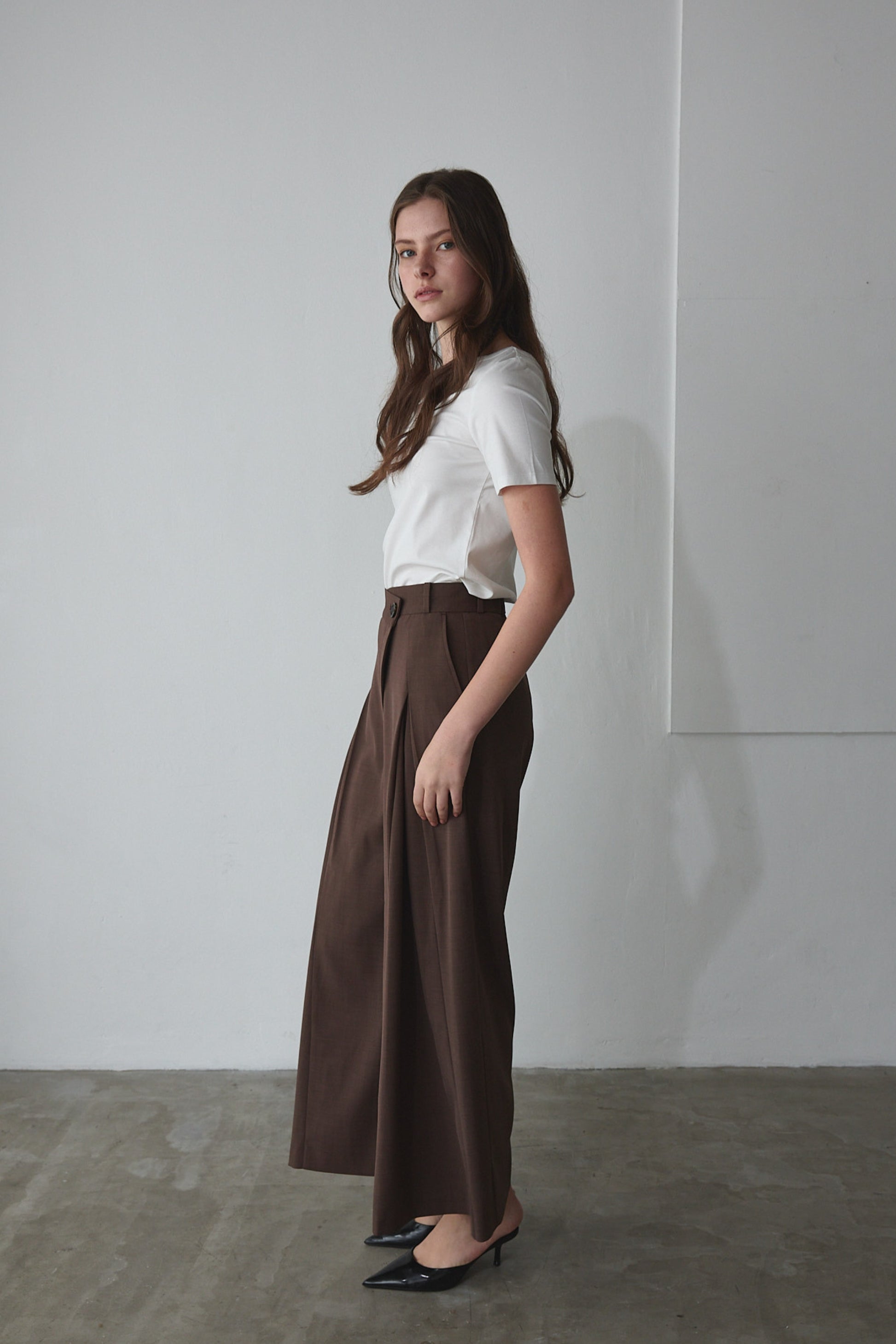 Cross tuck pants