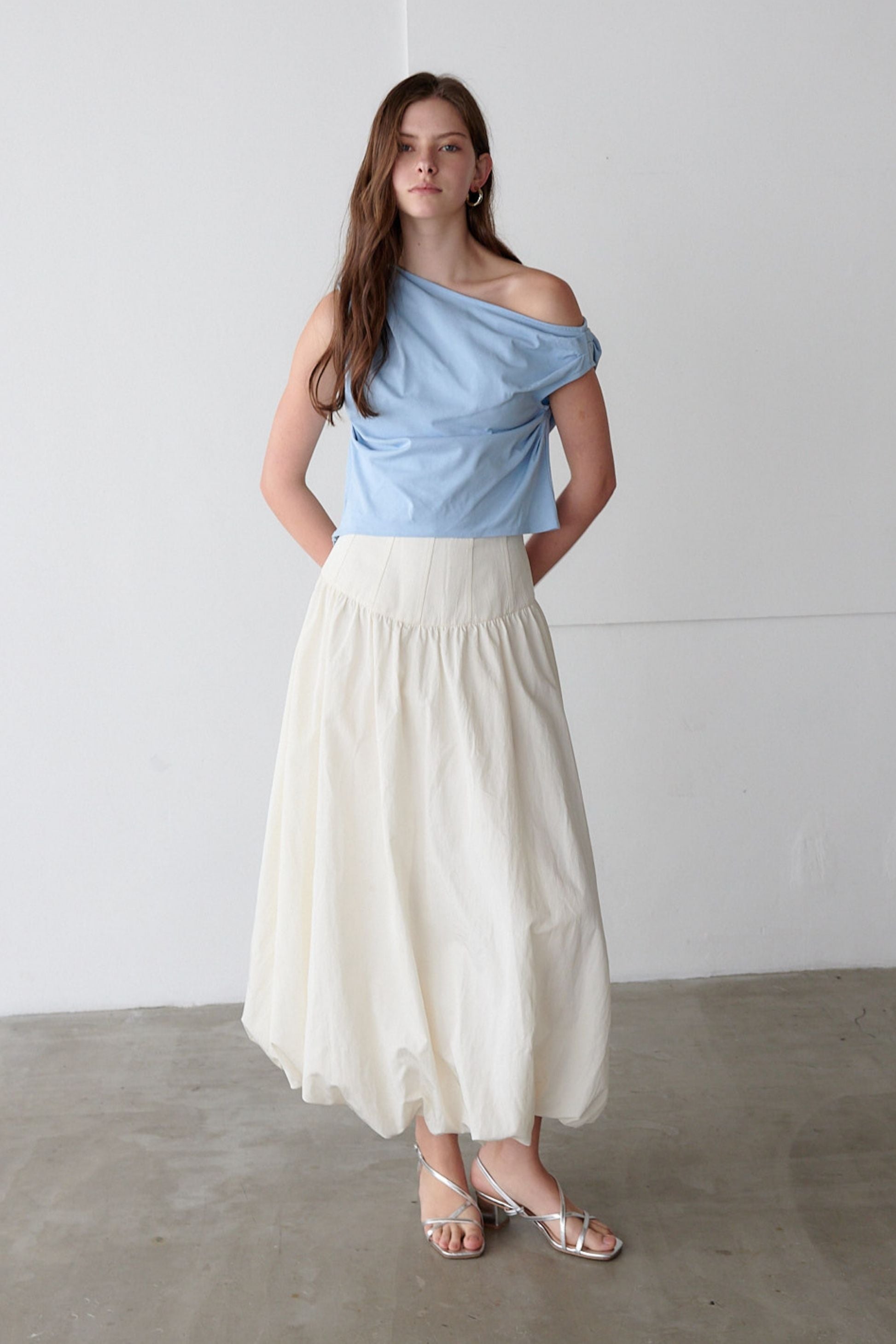 Drape one-shoulder cut tops (sax)