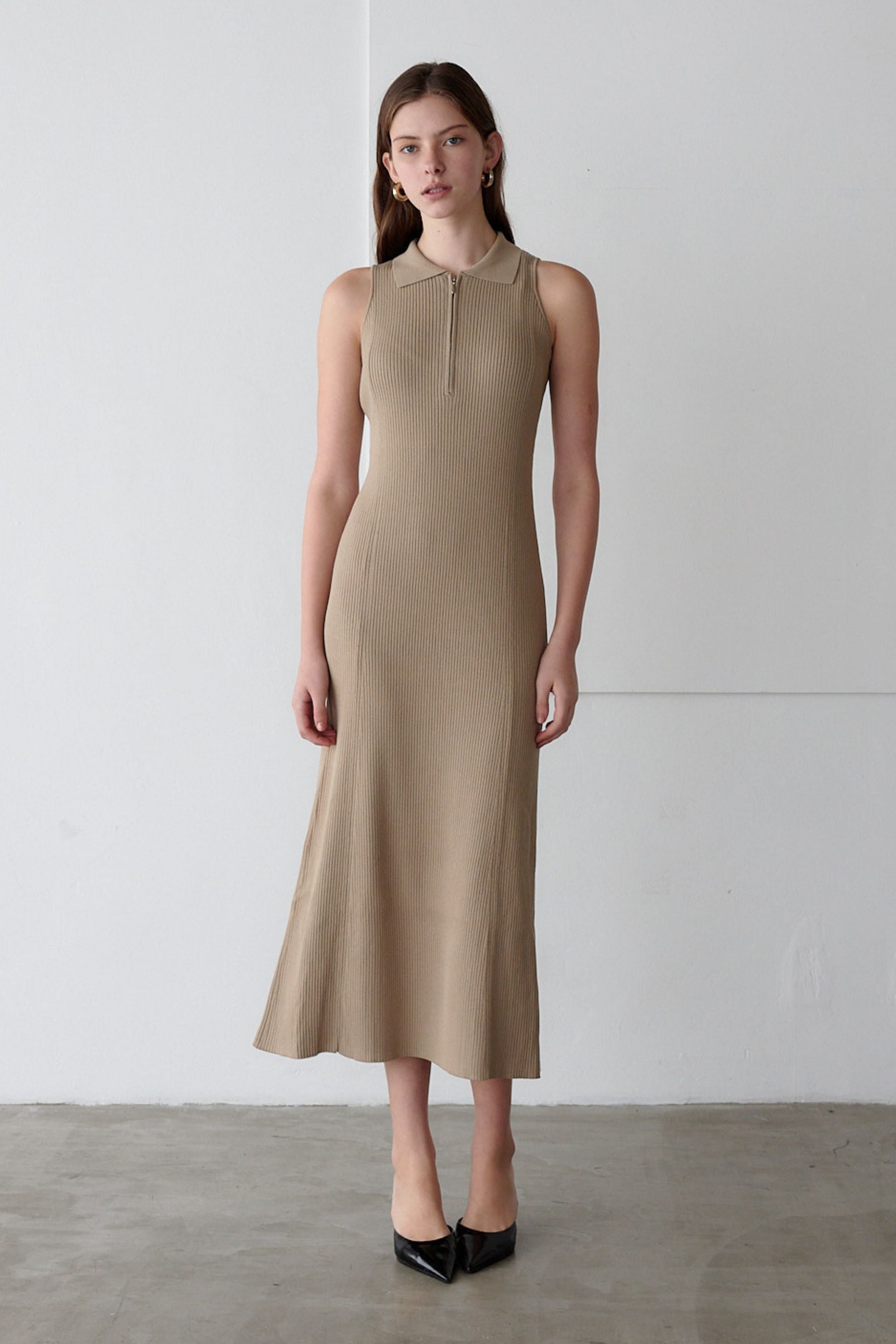Polo collar knit one-piece (beige)