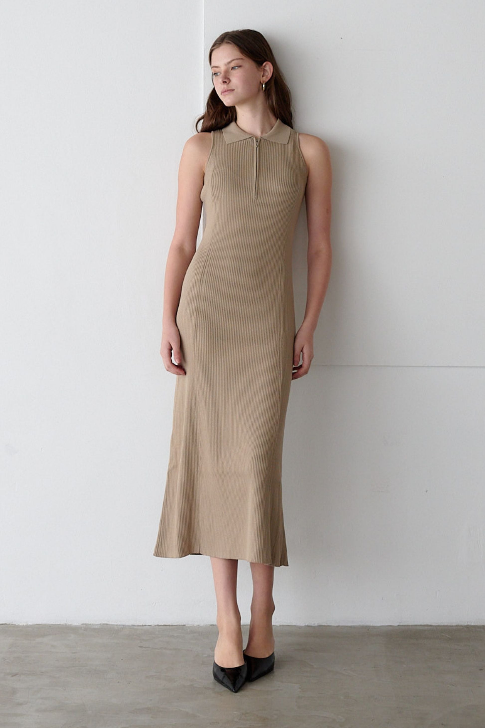 Polo collar knit one-piece (beige)
