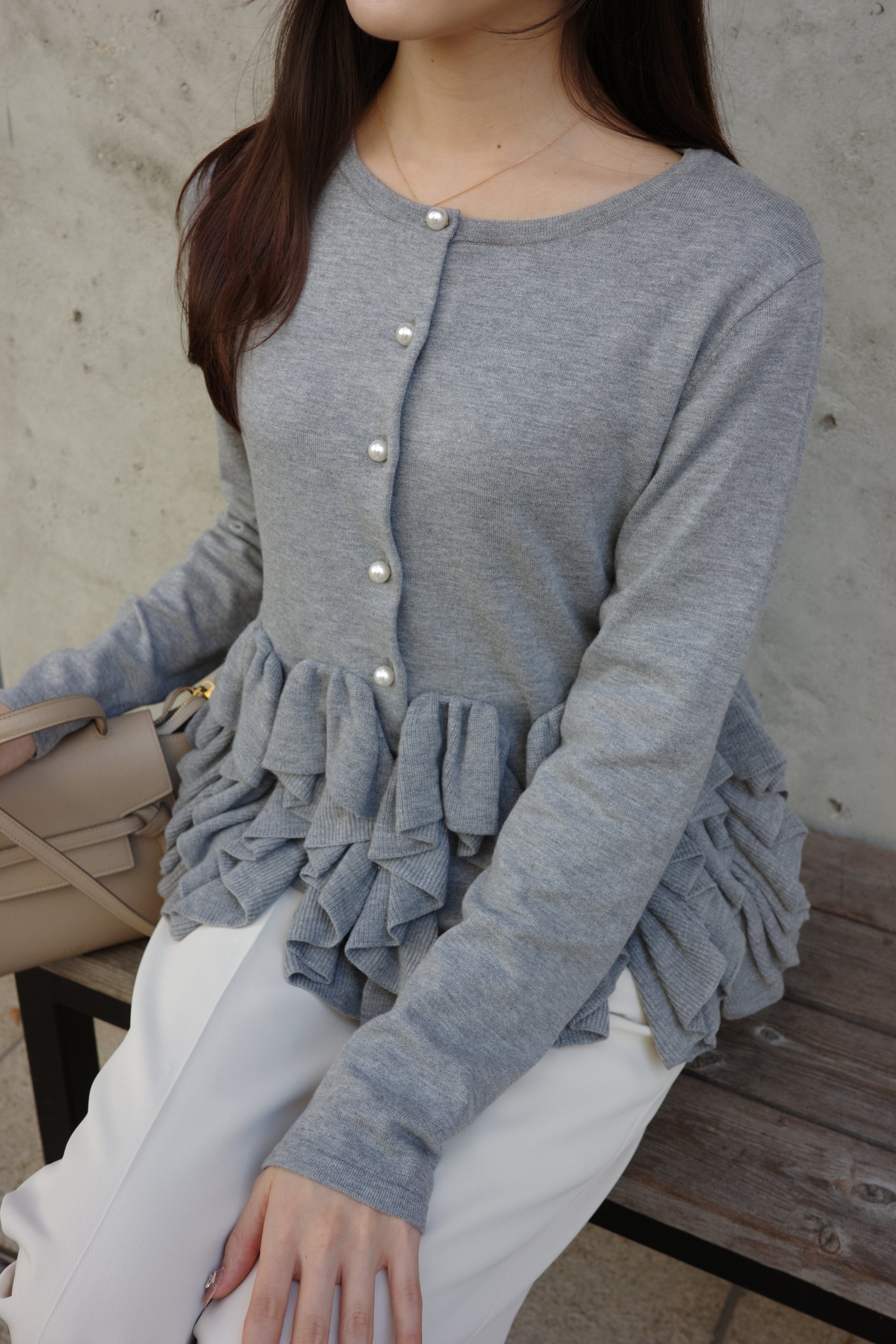 Frill hem knit cardigan