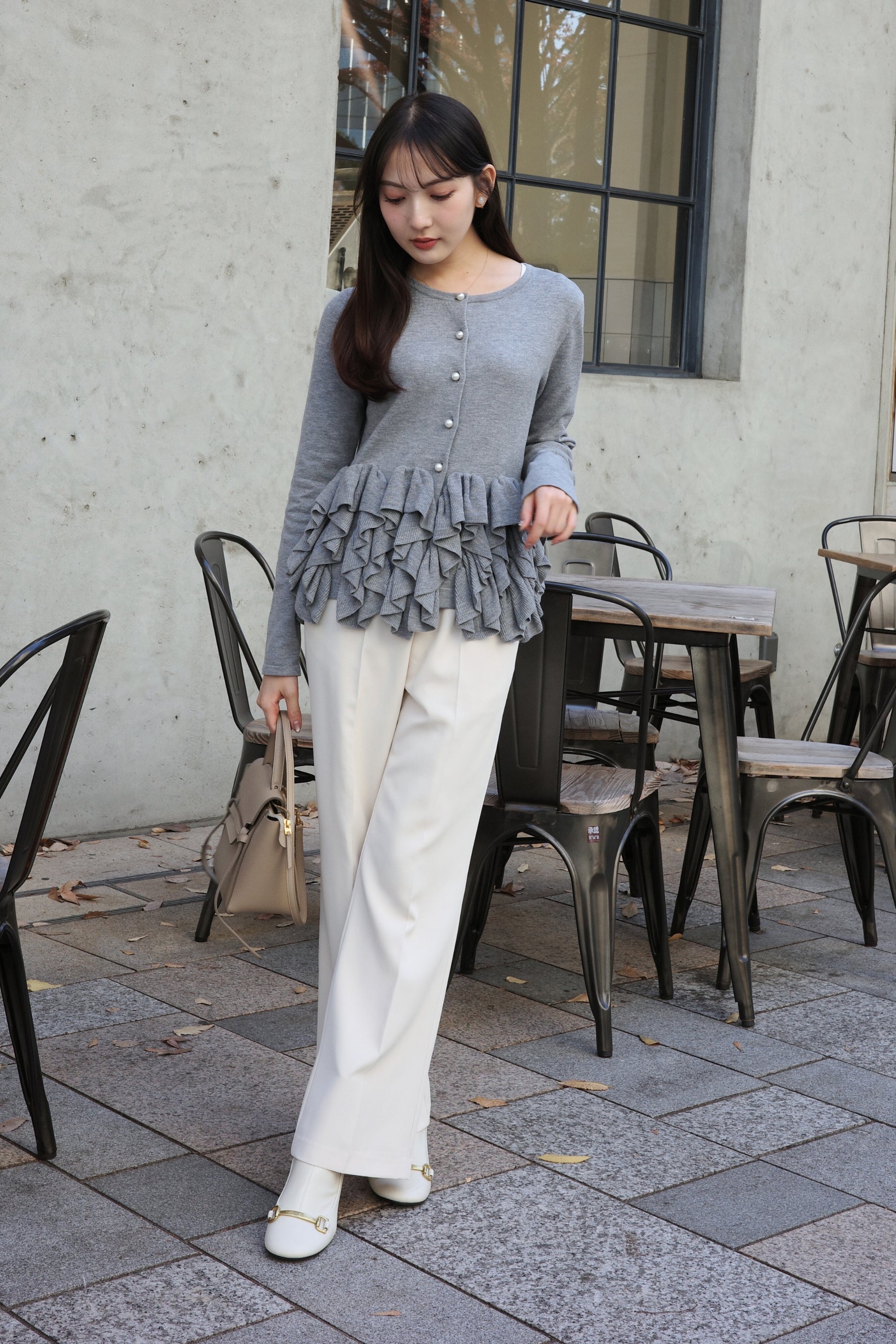 Frill hem knit cardigan