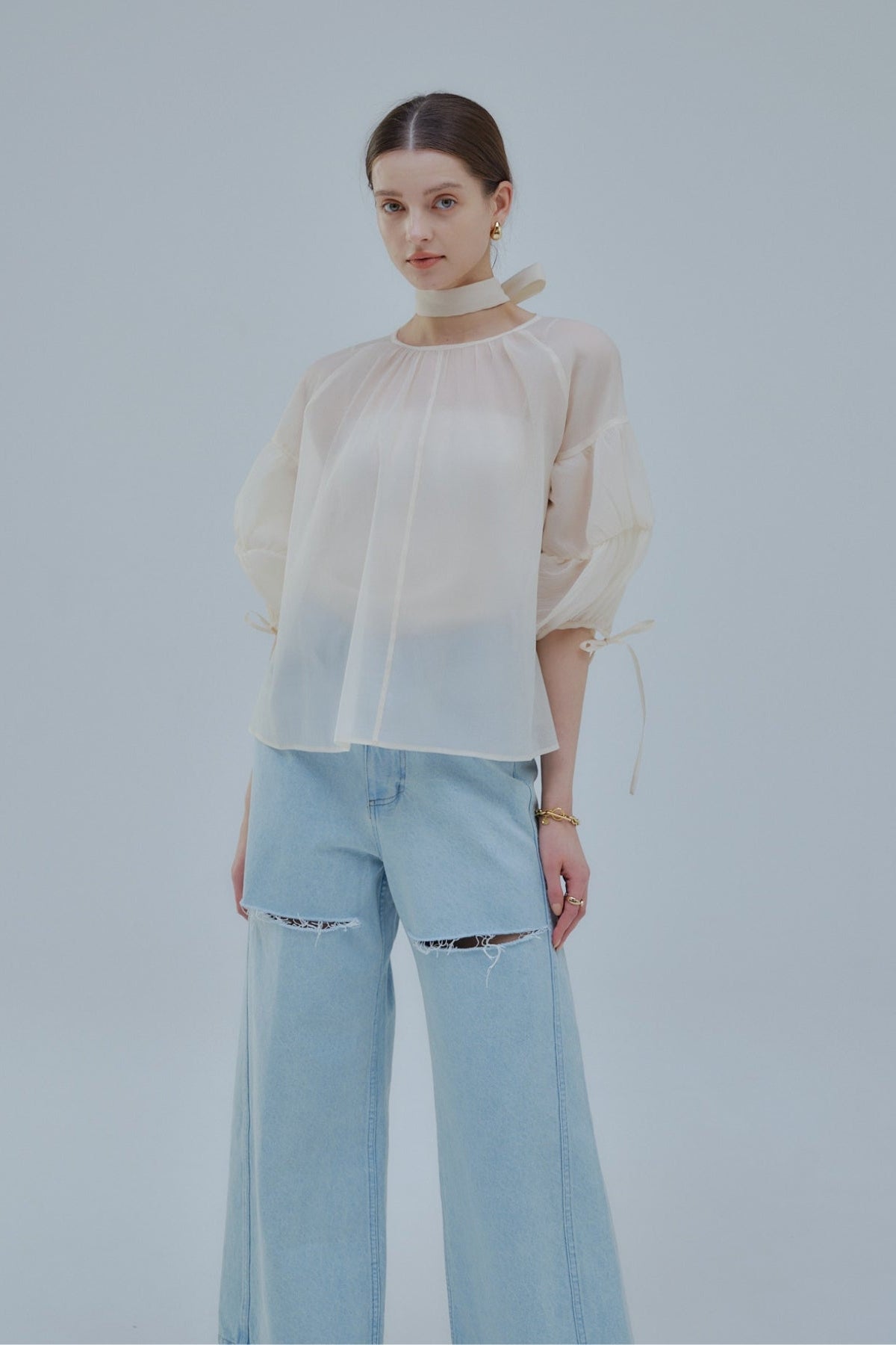 Cut out straight denim