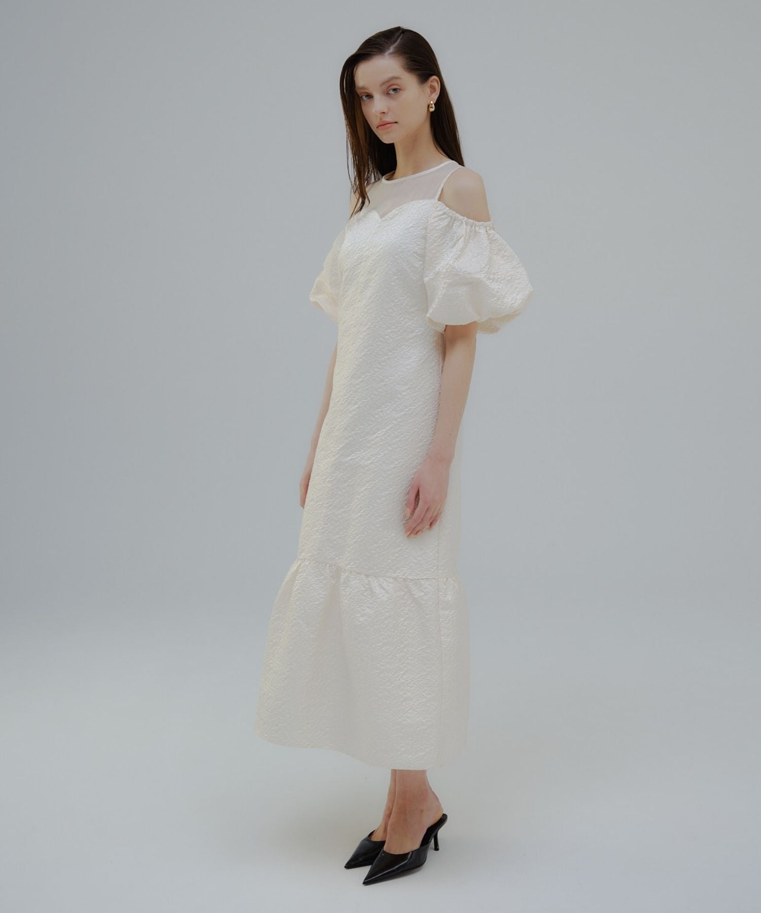 Balloon off shoulder one-piece【Ivory】