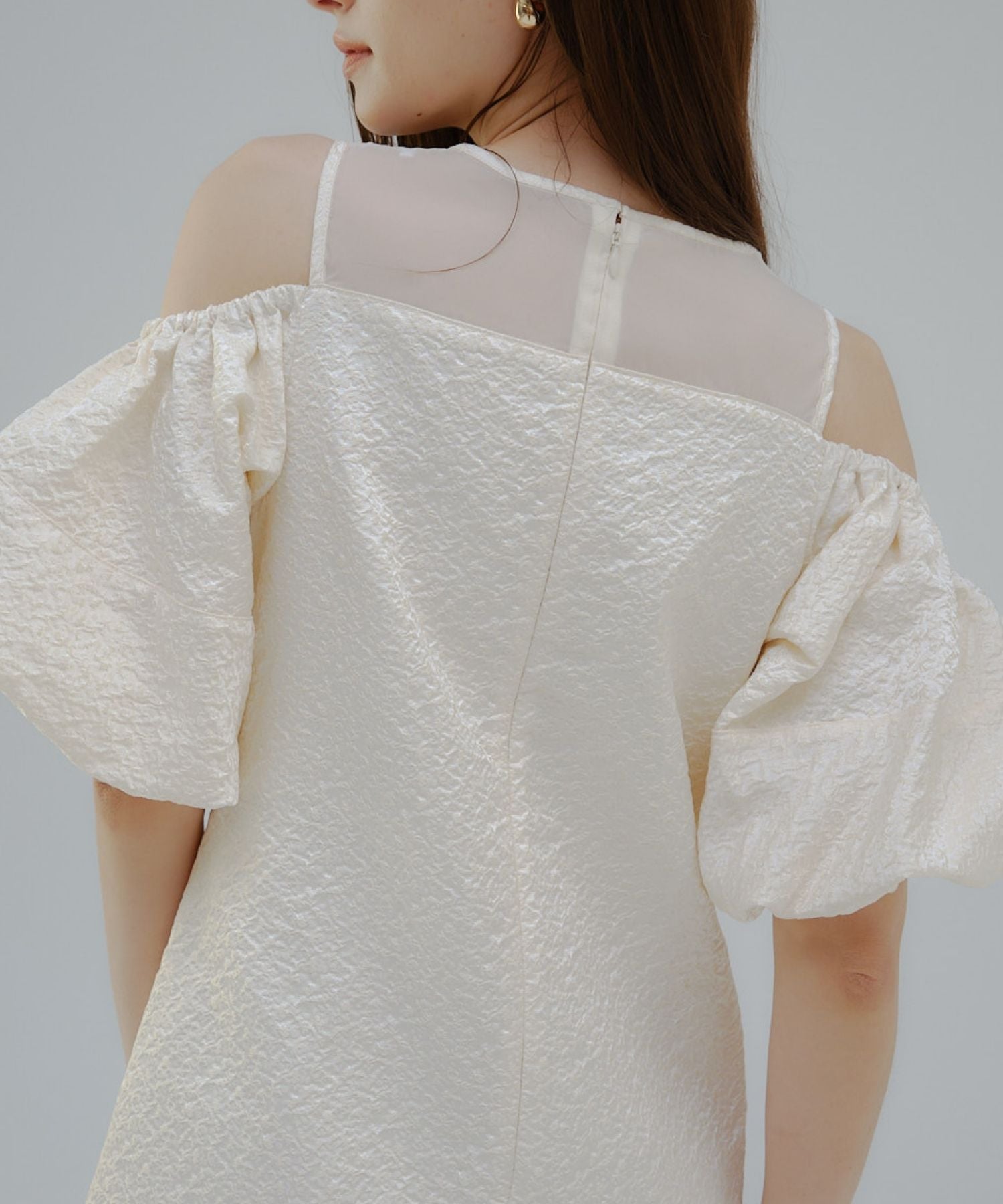 Balloon off shoulder one-piece【Ivory】