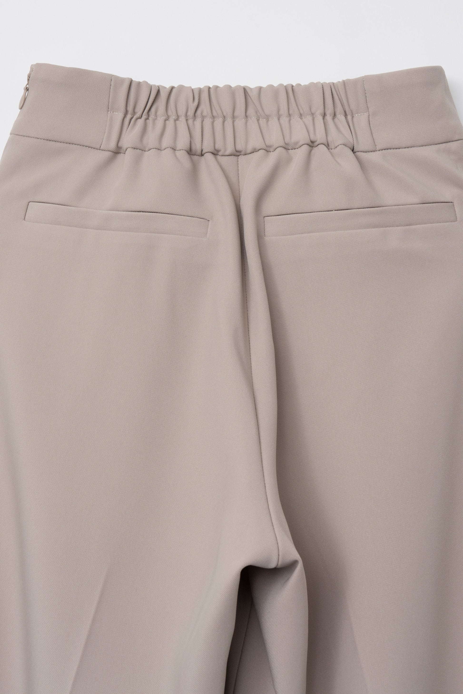 ゴールドボタンパンツ