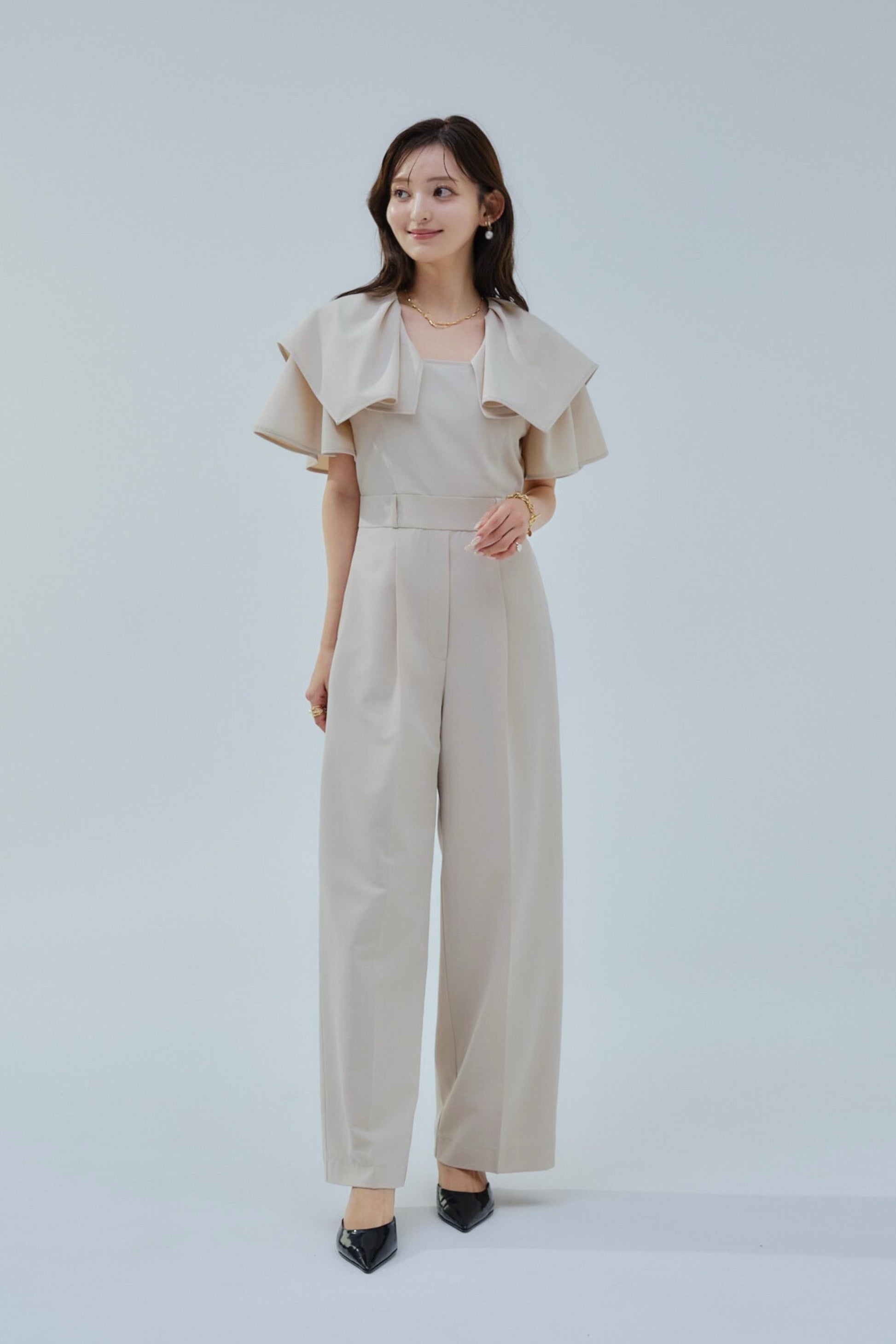 Frill collar all-in-one 【Beige】