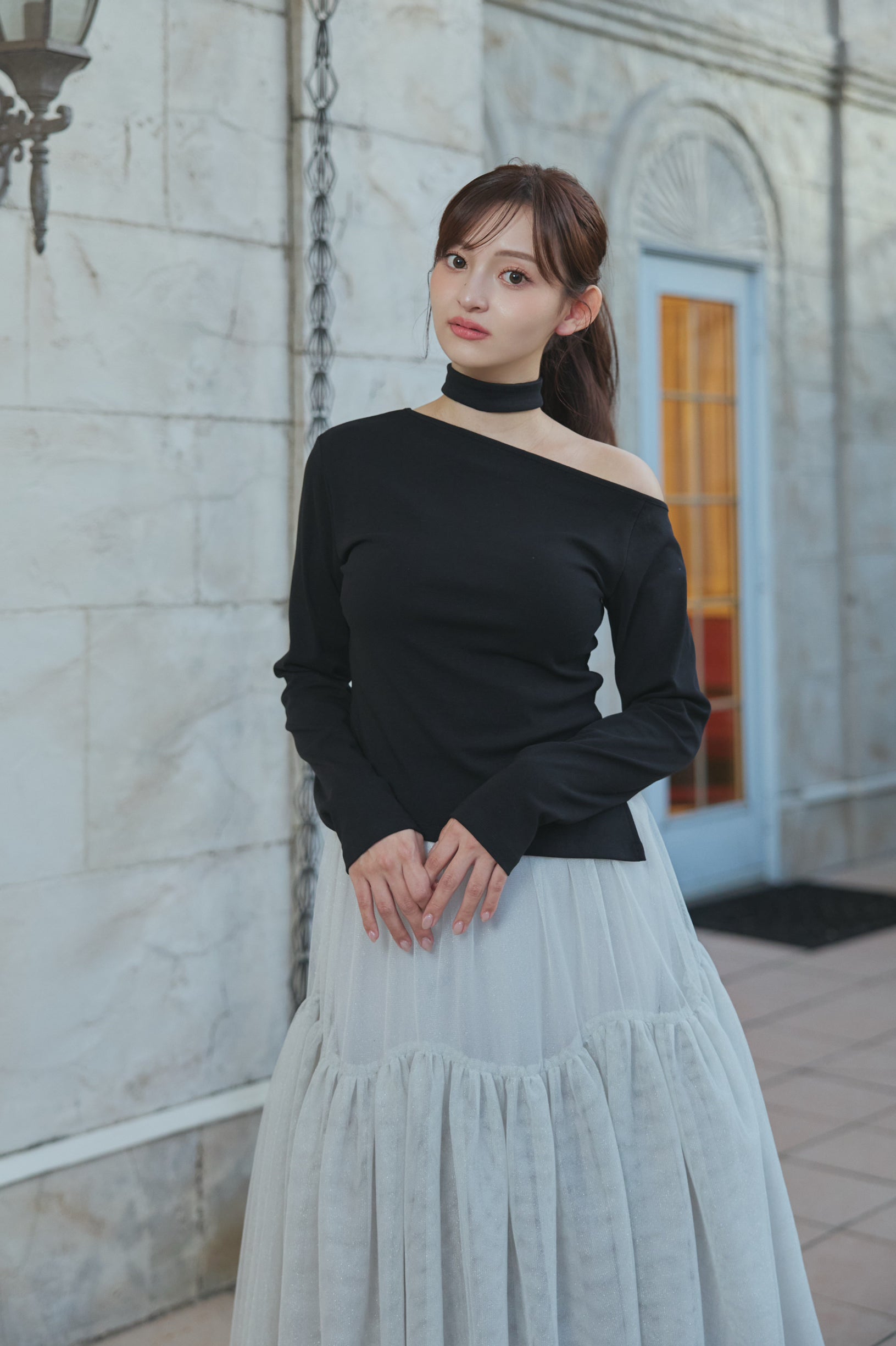 Asymmetry choker tops