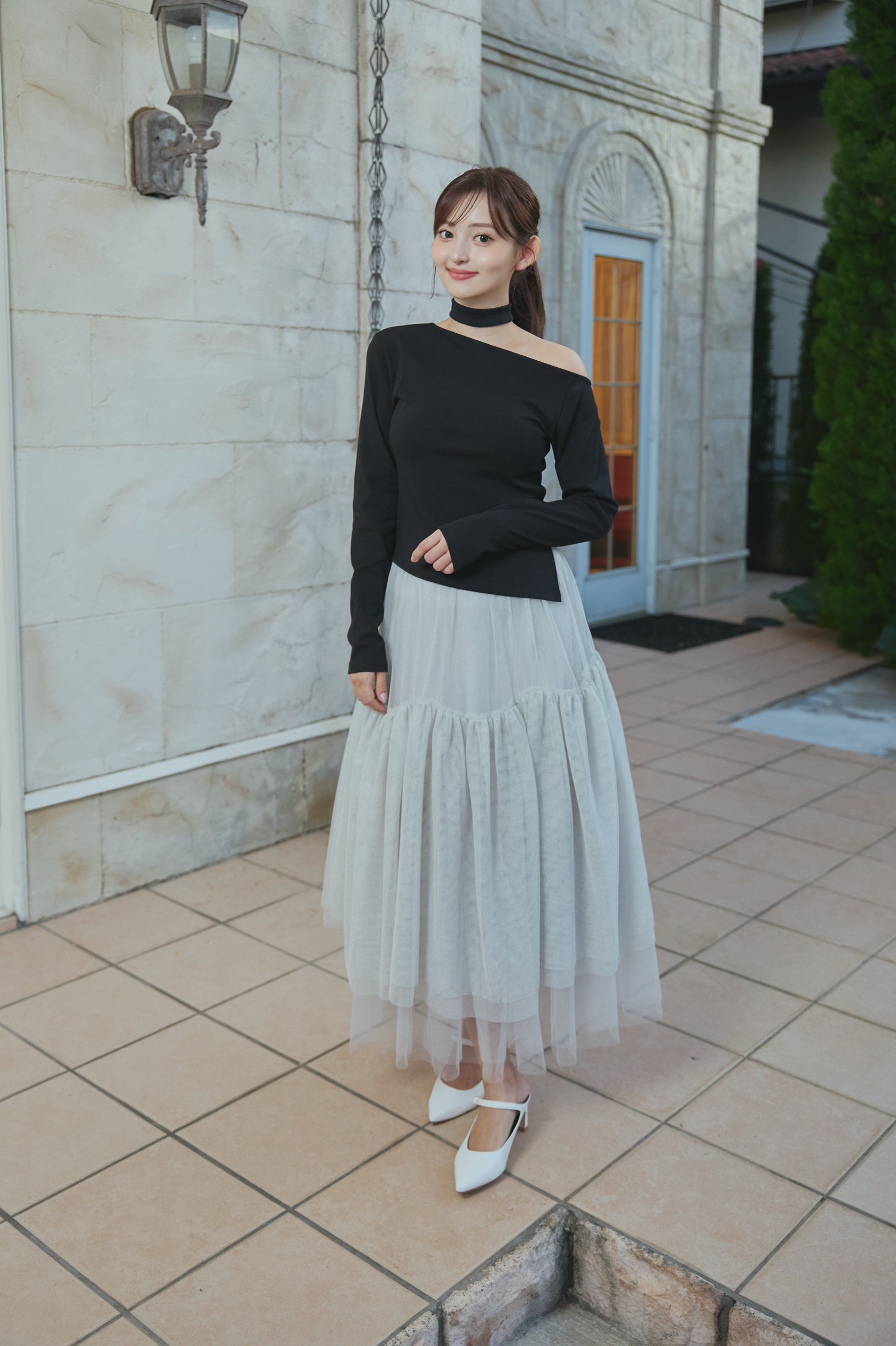 Asymmetry choker tops